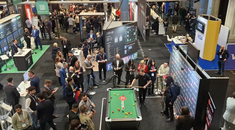 特朗普:乌克兰问题中的维和是相对简单的任务