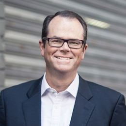 美国总统特朗普:日本不应继续贬值日元,影响美国利益;