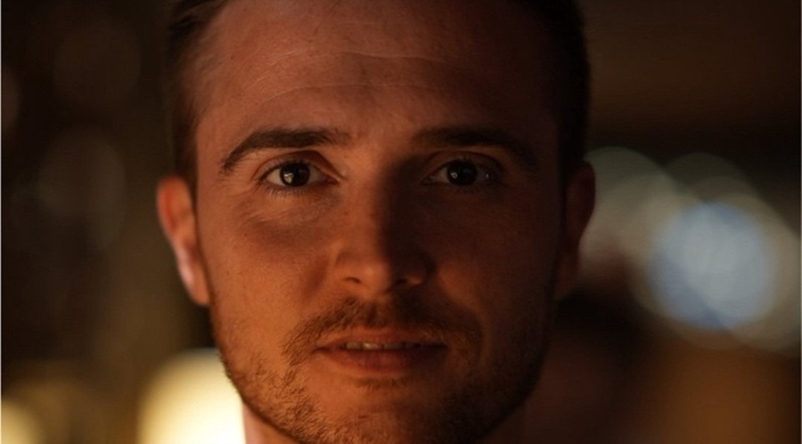 当地时间 2 月 26 日,美国参议院以 56 票赞成、43 票反对确认贾米森·格里尔担任美国贸易代表,格里尔是一位拥有国际贸易法专业背景的律师,曾在特朗普的首个总统任期内担任前美国贸易代表罗伯特·莱特希泽的幕僚长。