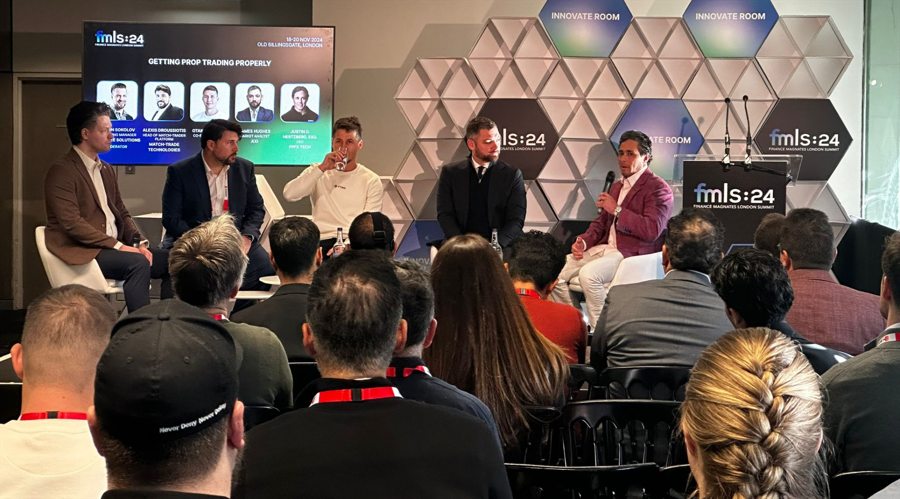 在周三的交易中,10年期美国国债收益率跌破3个月期国债收益率,出现“收益率曲线倒挂”现象。这一现象被认为是有效的经济衰退预测指标之一,提示美联储关注的衰退信号再次显现。