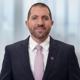 富时 A50 期指连续夜盘收跌 0.02%报 13275.000 点